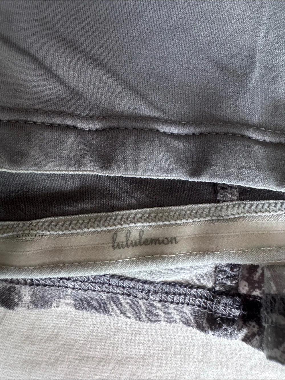 lululemon athletica Gray Floral Skater Skort M (8)